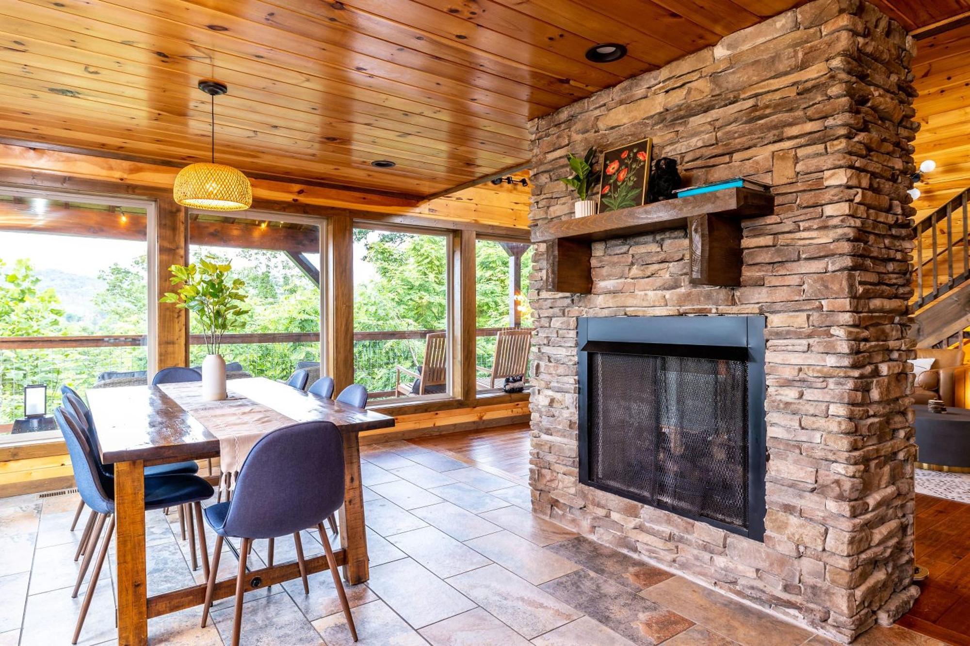 גטלינבורג The Solstice - Amenities Galore Mountain Retreat מראה חיצוני תמונה